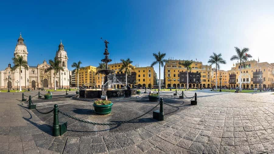 From Lima : 360° Panoramic Bus - Old Town Lima by bus: 50+ monuments, squares, and cathedral views